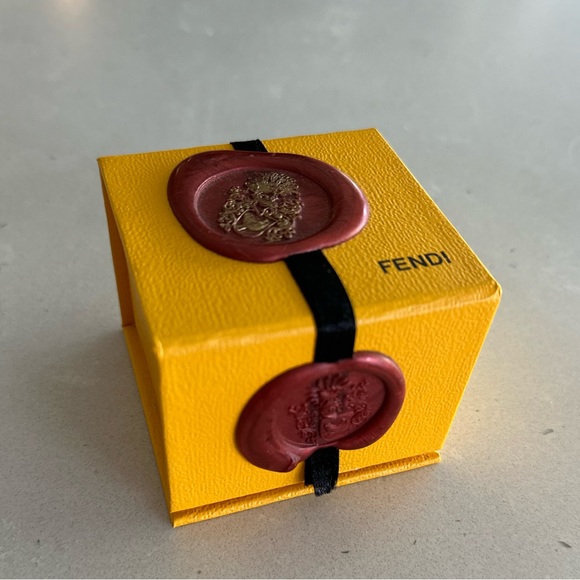 Fendi Earrings. Beautiful authentic earrings - Picture 2 of 4